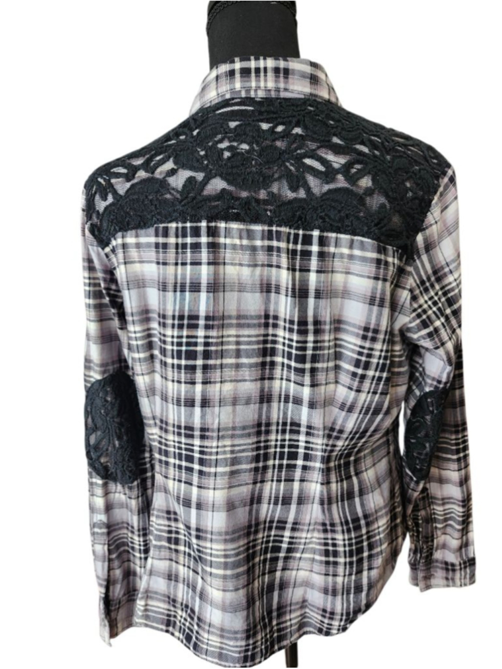 Sunset Rd. Plaid Button Down Shirt with Lace Accents Size 12 Black White - Picture 3 of 6